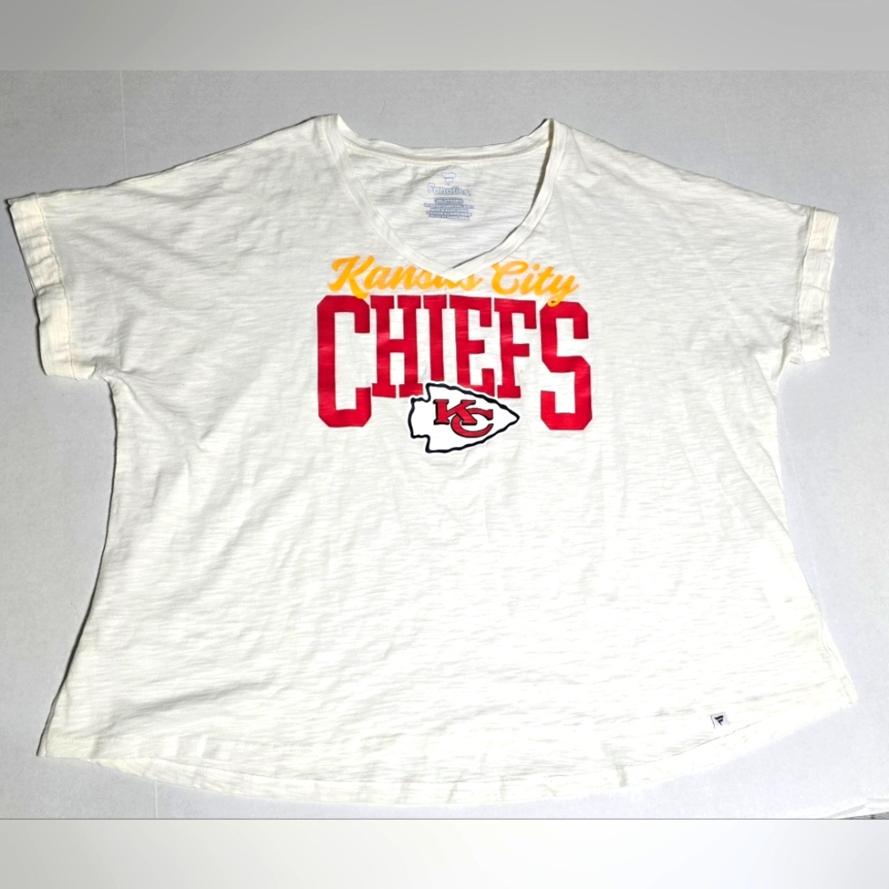 Kansas City Chiefs Womens 2XL Light Cream V Neck T-Shirt In EXCELLENT CONDITION